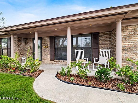 3rd image of 564 BOWIE Boulevard