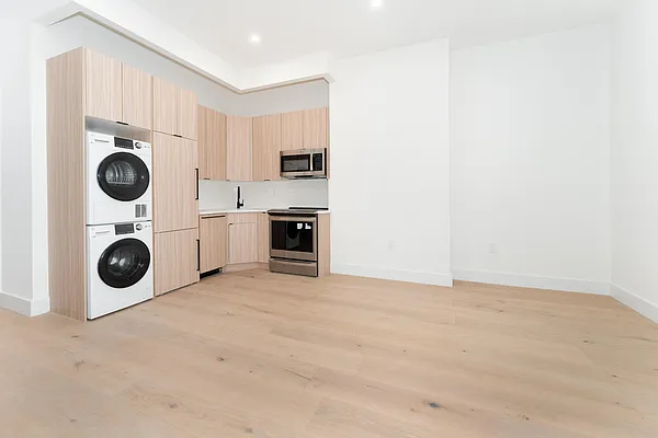 133 Java Street #1