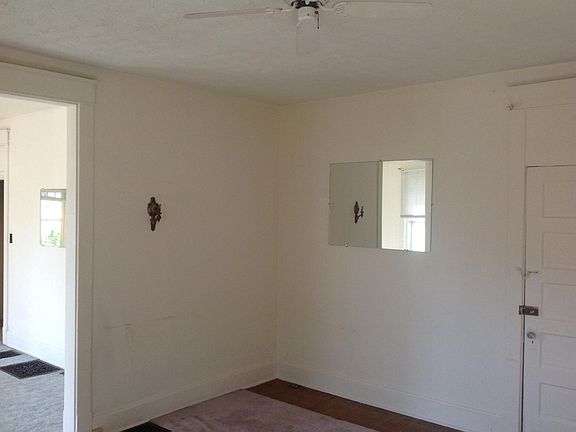 4th image of 828 E Cottage Grove Ave #1