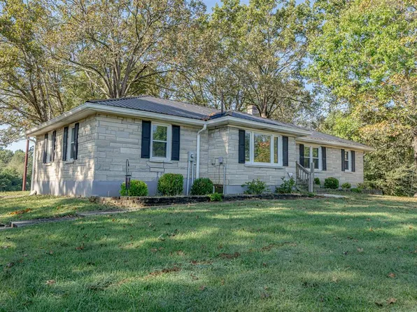 400 Shamrock Rd, Brandenburg, KY 40108