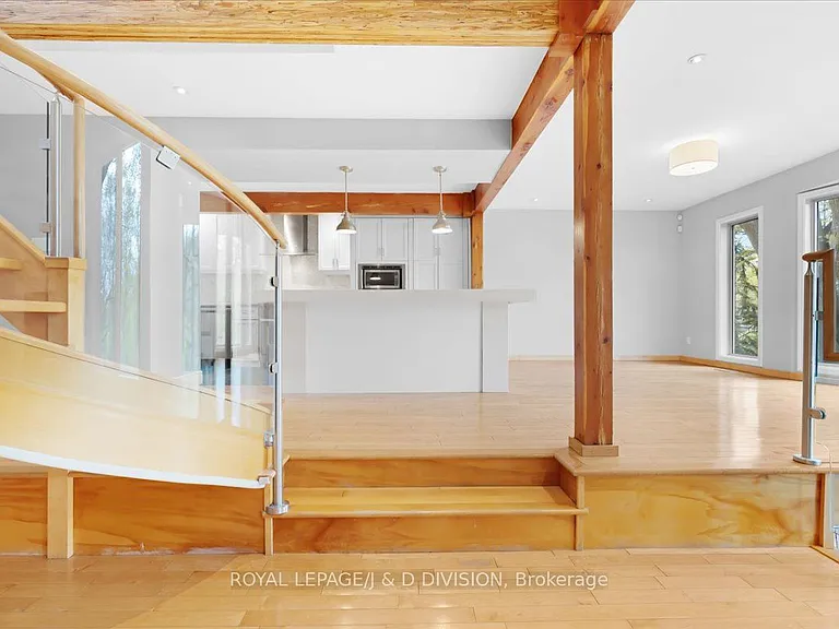 73 Astley Ave — Photo 8