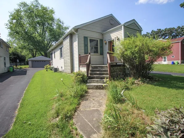 W297N2069 Glen Cove ROAD, Pewaukee, WI 53072