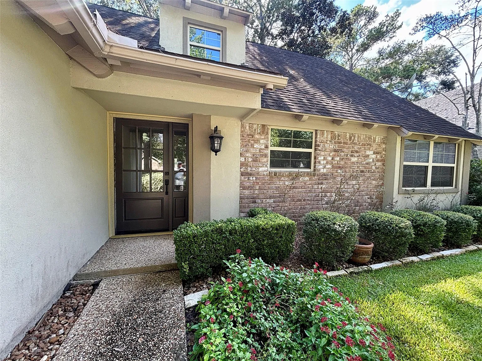 4 bed, 3.5 bath, 2316 sqft, $2,295 — Photo 2