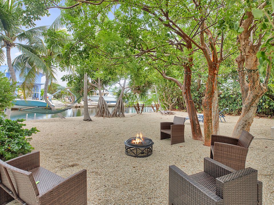1st image of 180 N Coconut Palm Blvd