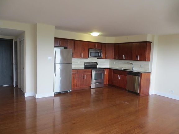 5th image of 60 Parkway Dr E APT 1H