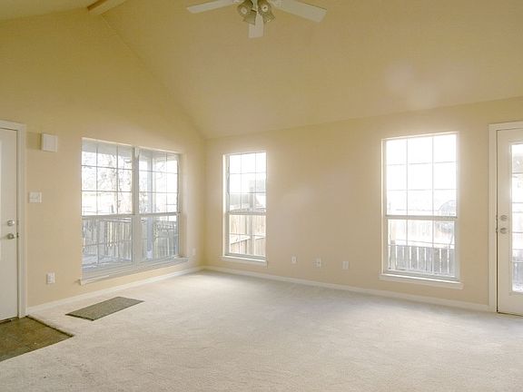 3rd image of 2303 Hardwood Dr
