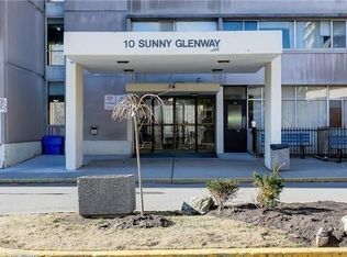 10 Sunny Glenway #1110, Toronto, ON M3C 2Z3