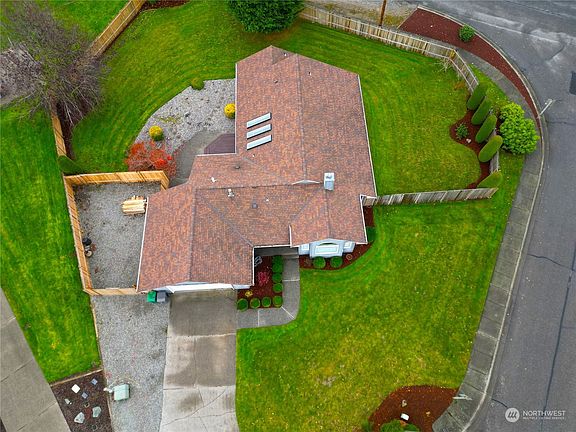 2nd image of 20032 Hill Vue Street
