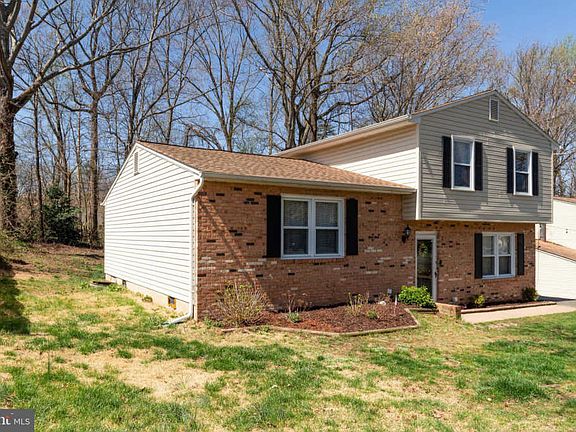 3rd image of 9 Cherry Laurel Dr