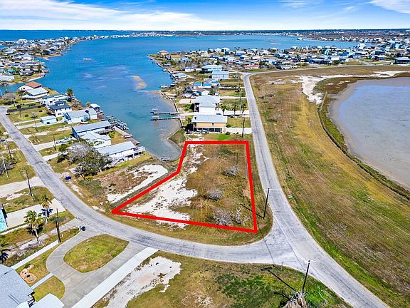 5th image of 425 Copano Cove Rd