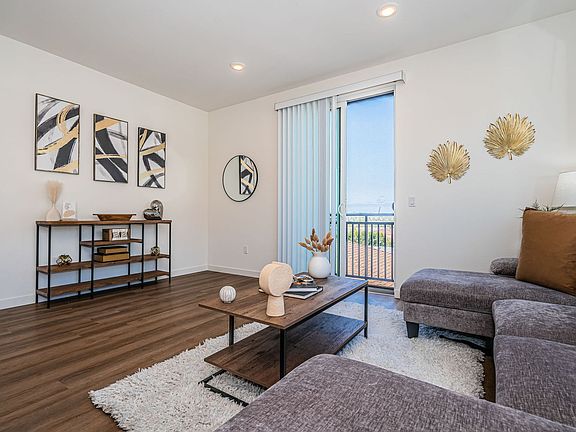 4th image of 5559 Lauretta St #304