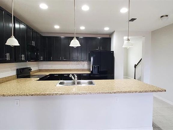 4th image of 224 Primrose Dr