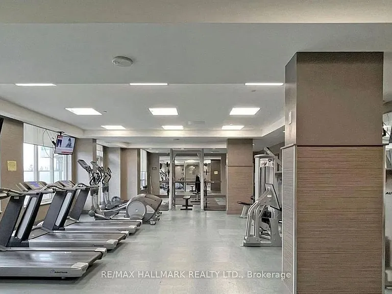 7171 Yonge St #Penthouse 301 — Photo 21