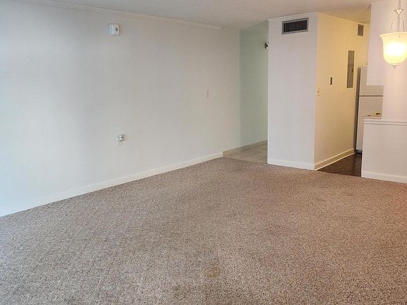 4th image of 1071 EDGEWOOD Avenue S #102
