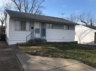 116 Perthshire Rd, Saint Louis, MO 63137