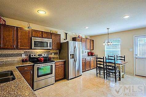 5th image of 305 Blue Sage Dr