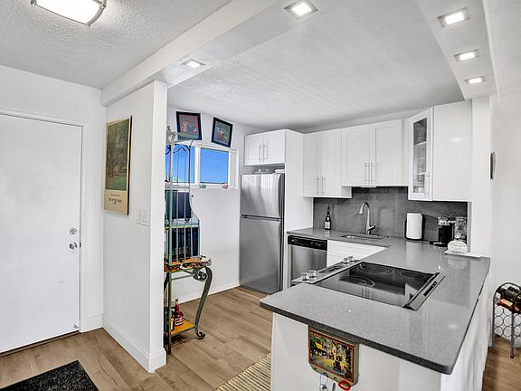 5th image of 2724 N Garden Drive #308