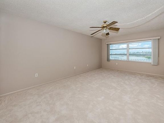 5th image of 100 Bluff View Dr APT 310C