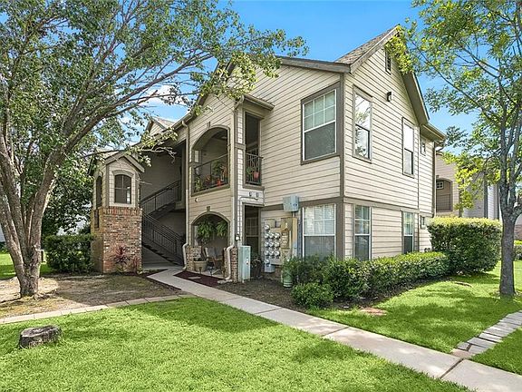 2nd image of 350 Emerald Forest Blvd APT 10201
