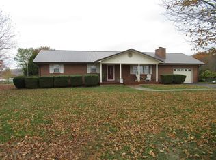 914 Henson Rd, Clintonville, WV 24931