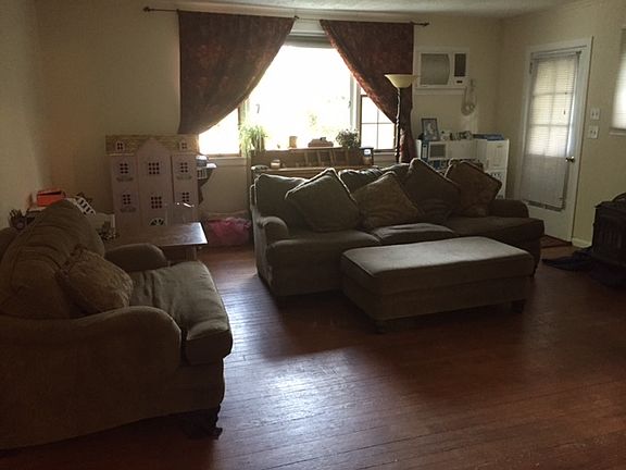 5th image of 2807 Hyatt St