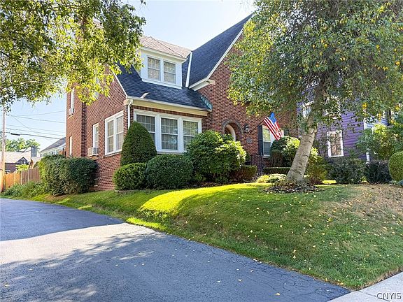 2nd image of 35 Proctor Blvd