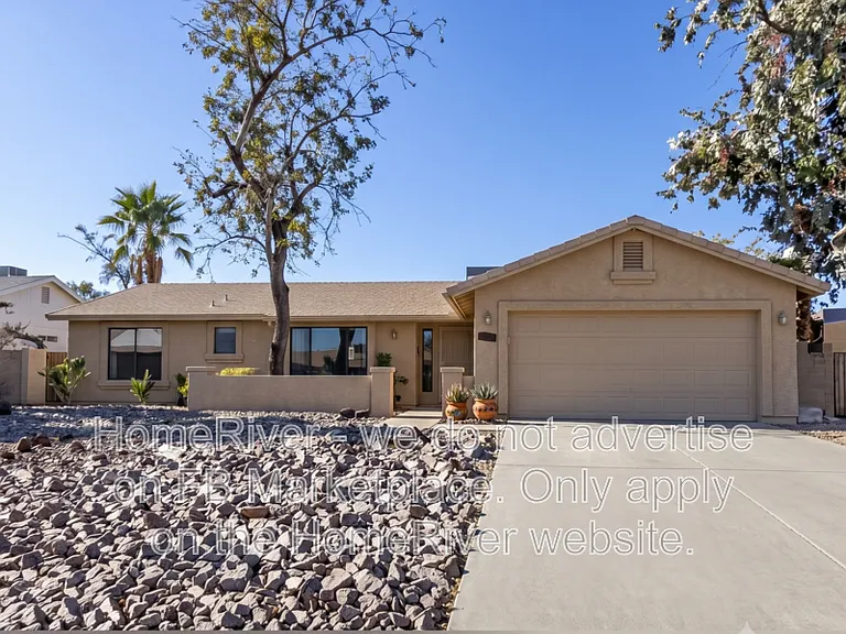 2860 Edgewood Dr — Photo 2