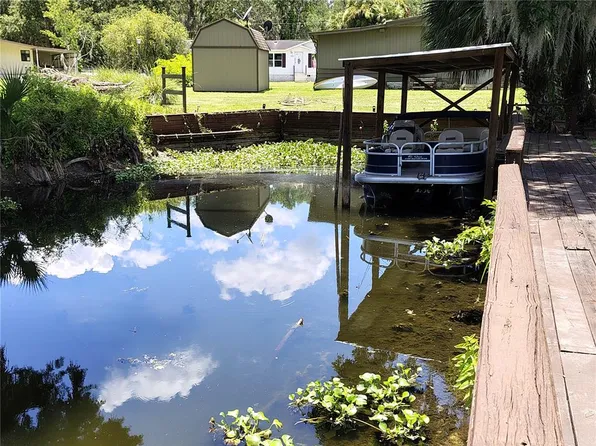 52 Outlet Dr, Lake Panasoffkee, FL 33538