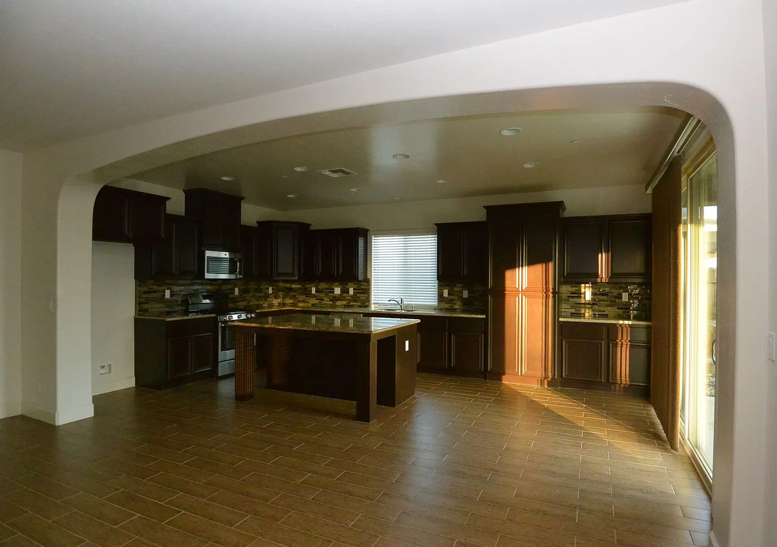 Beautiful 3 bedroom 2 bath Home With Bonus Room! — Photo 4