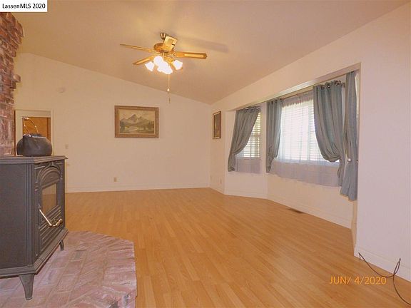 4th image of 713 655th Hwy #395