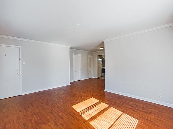 3rd image of 1923 McDuffie St APT 2