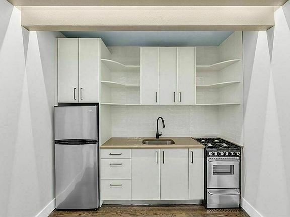5th image of 860 Greene Ave #3A