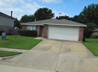 1026 Mazourka Dr, Arlington, TX 76001