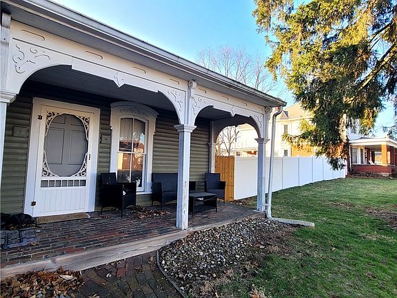 4th image of 124 Park Ave SW