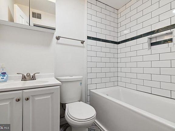 2nd image of 117 Green Ln #2