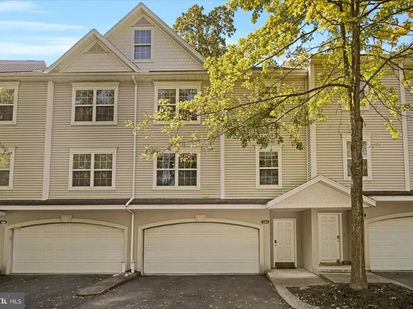 144 Kenley Ct, State College, PA 16803