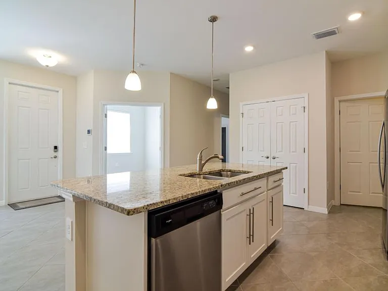 3005 Royal Gardens Ave — Photo 4