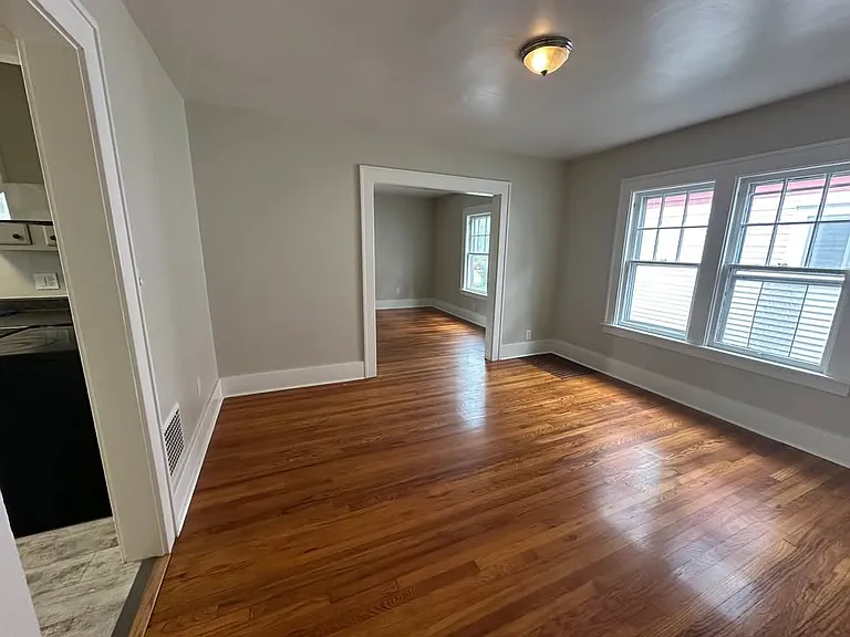 265 Forest Hill Dr — Photo 3