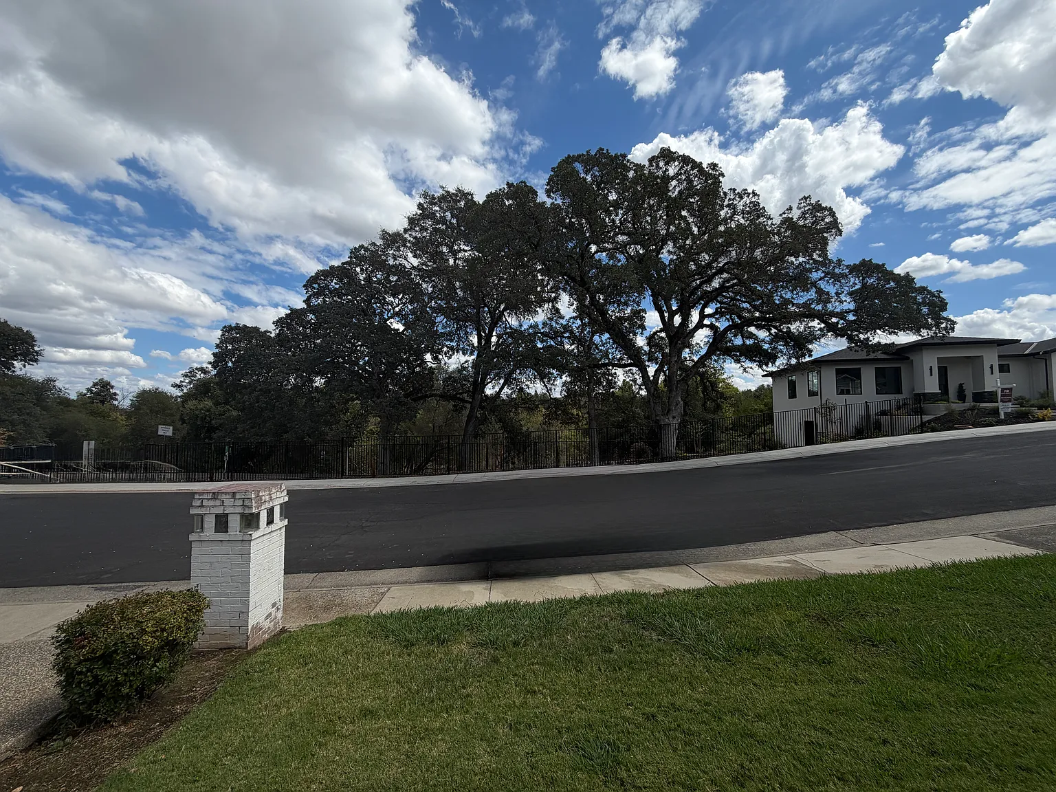 2 bed, 859 sqft, $2,250 — Photo 3