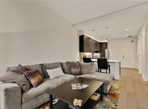 3rd image of 222 West Ave #1005