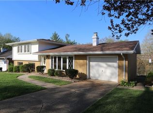 5 Parkway Dr, Huntington, WV 25705