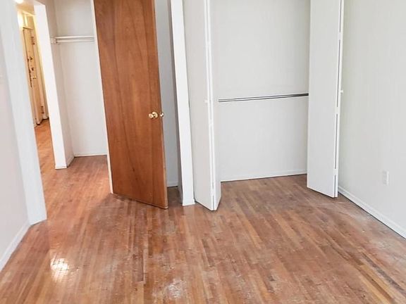 5th image of 2593 38th St Fl 1