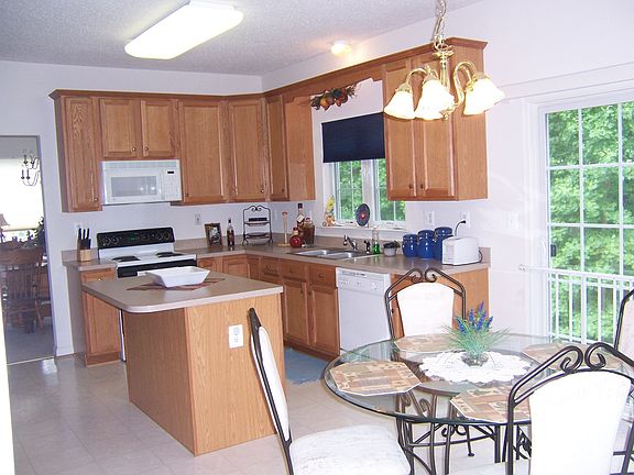 5th image of 101 Oriole Ln