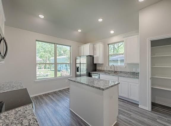 5th image of 125 Town And Country Dr