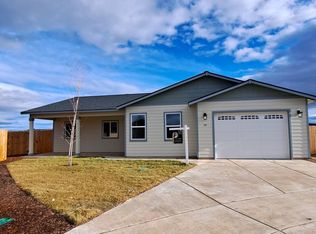539 SE Segoviano Ct, Madras, OR 97741