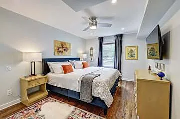510 Queens Rd — Photo 48