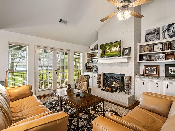 2nd image of 5 Strawberry Ln