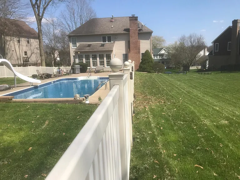 305 Village Ct — Photo 15