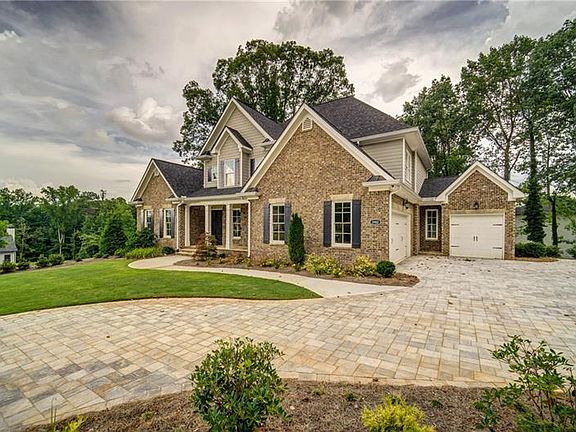 3rd image of 3906 Chapel Heights Dr