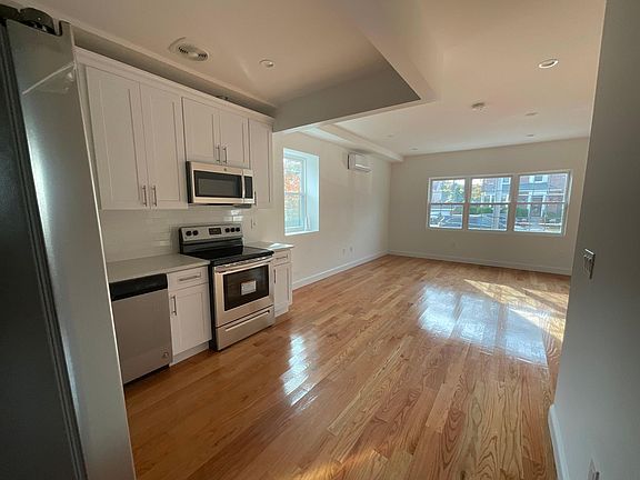 2nd image of 2310 Vance St #1